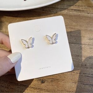 🎀 Bundle earrings, $10 for each, buy 2 get 1 more pairs for free